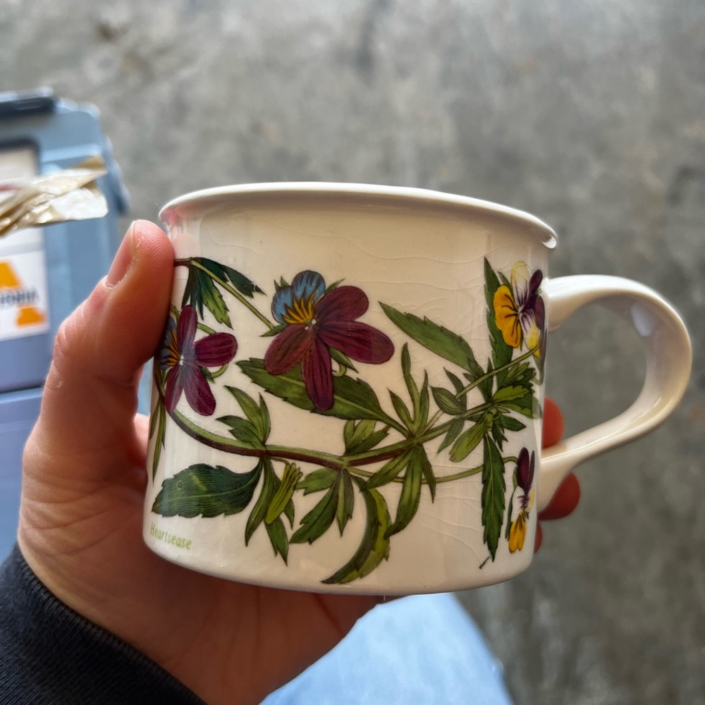 Portmeirion Pottery Botanic Garden Small Mugs Floral Pair - Picture 5 of 5